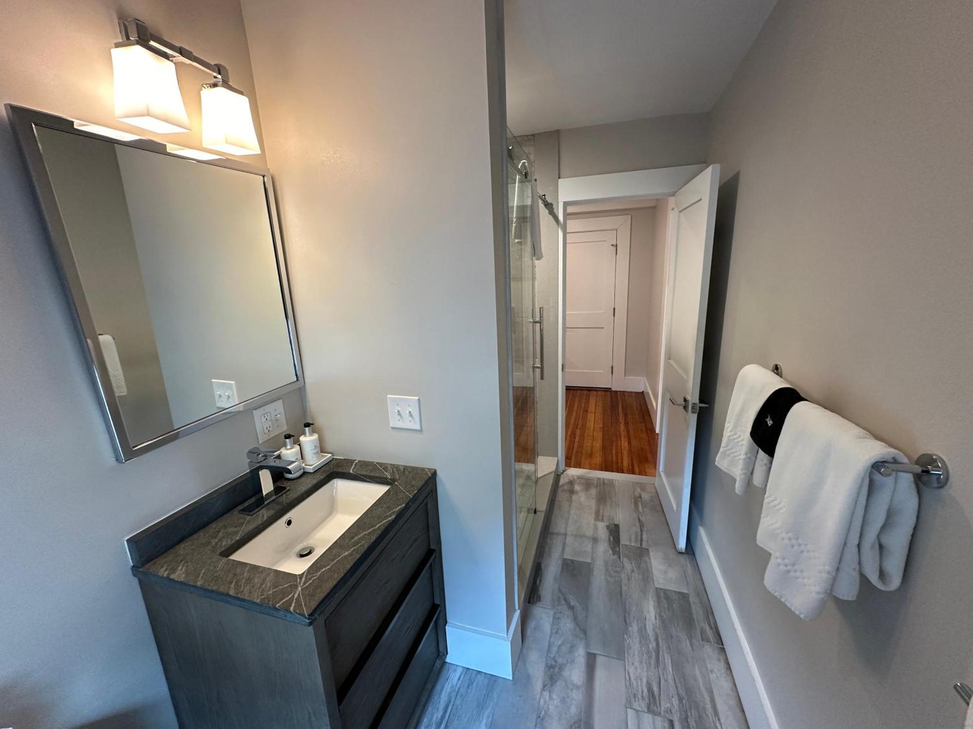 Entire Modern 7 Unit 7 Bath Boutique Inn Newport Tower Eksteriør billede